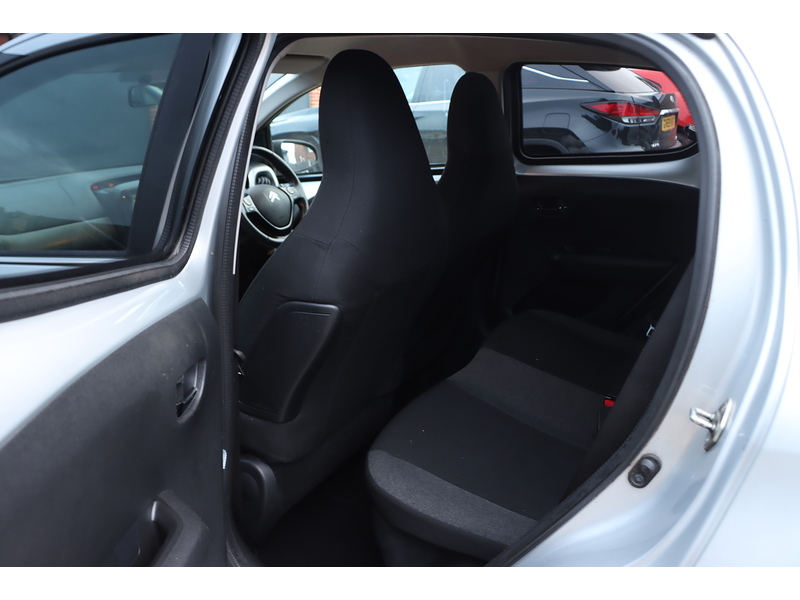 Citroen 1.0 VTi Flair Hatchback 5dr Petrol ETG5 Euro 5 (Euro 5) (68 ps) 72-74 Mitcham Road