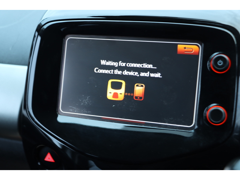 Citroen 1.0 VTi Flair Hatchback 5dr Petrol ETG5 Euro 5 (Euro 5) (68 ps) 72-74 Mitcham Road