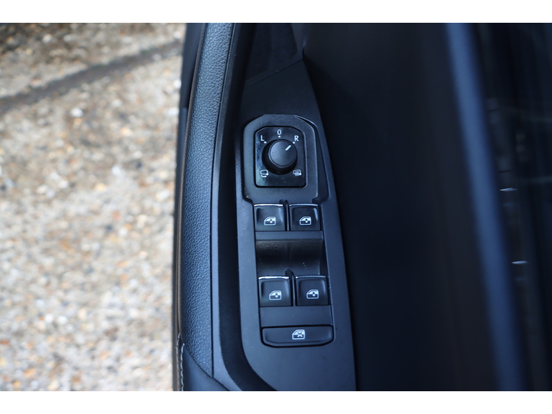 Skoda 1.5 TSI ACT EDITION SUV 5DR PETROL DSG AUTO 7 SEATER HEATED SEATS SATNAV BLUETOOTH DAB STEREO PARKING AIDS 2 OWNERS ONLY 60000 MILES SH NO ULEZ CHARGE 72-74 Mitcham Road