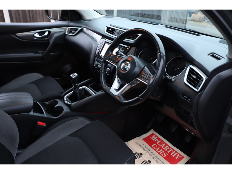 Nissan 1.3 DIG-T N-CONNECTA SUV 5DR PETROL MANUAL SATNAV BLUETOOTH DAB RADIO APPLE CARPLAY REAR CAMERA PARKING AIDS 41000 MILES FSH 6 SERVICES NO ULEZ CHARGE 72-74 Mitcham Road