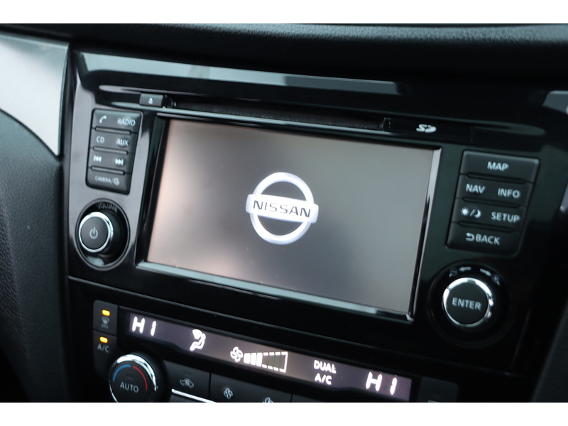 Nissan 1.3 DIG-T N-CONNECTA SUV 5DR PETROL MANUAL SATNAV BLUETOOTH DAB RADIO APPLE CARPLAY REAR CAMERA PARKING AIDS 41000 MILES FSH 6 SERVICES NO ULEZ CHARGE 72-74 Mitcham Road
