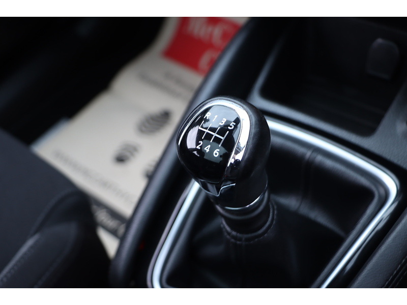 Nissan 1.3 DIG-T N-CONNECTA SUV 5DR PETROL MANUAL SATNAV BLUETOOTH DAB RADIO APPLE CARPLAY REAR CAMERA PARKING AIDS 41000 MILES FSH 6 SERVICES NO ULEZ CHARGE 72-74 Mitcham Road