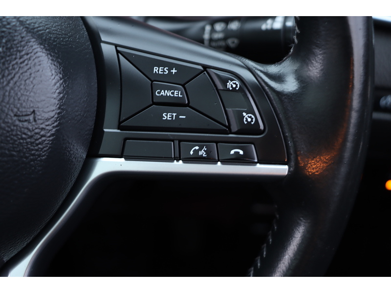 Nissan 1.3 DIG-T N-CONNECTA SUV 5DR PETROL MANUAL SATNAV BLUETOOTH DAB RADIO APPLE CARPLAY REAR CAMERA PARKING AIDS 41000 MILES FSH 6 SERVICES NO ULEZ CHARGE 72-74 Mitcham Road