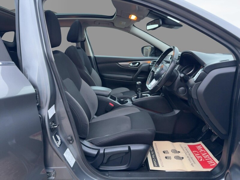 Nissan 1.3 DIG-T N-CONNECTA SUV 5DR PETROL MANUAL SATNAV BLUETOOTH DAB RADIO APPLE CARPLAY REAR CAMERA PARKING AIDS 41000 MILES FSH 6 SERVICES NO ULEZ CHARGE 72-74 Mitcham Road