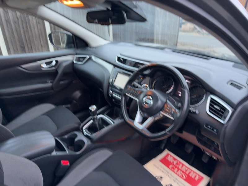 Nissan 1.3 DIG-T N-CONNECTA SUV 5DR PETROL MANUAL SATNAV BLUETOOTH DAB RADIO APPLE CARPLAY REAR CAMERA PARKING AIDS 41000 MILES FSH 6 SERVICES NO ULEZ CHARGE 72-74 Mitcham Road