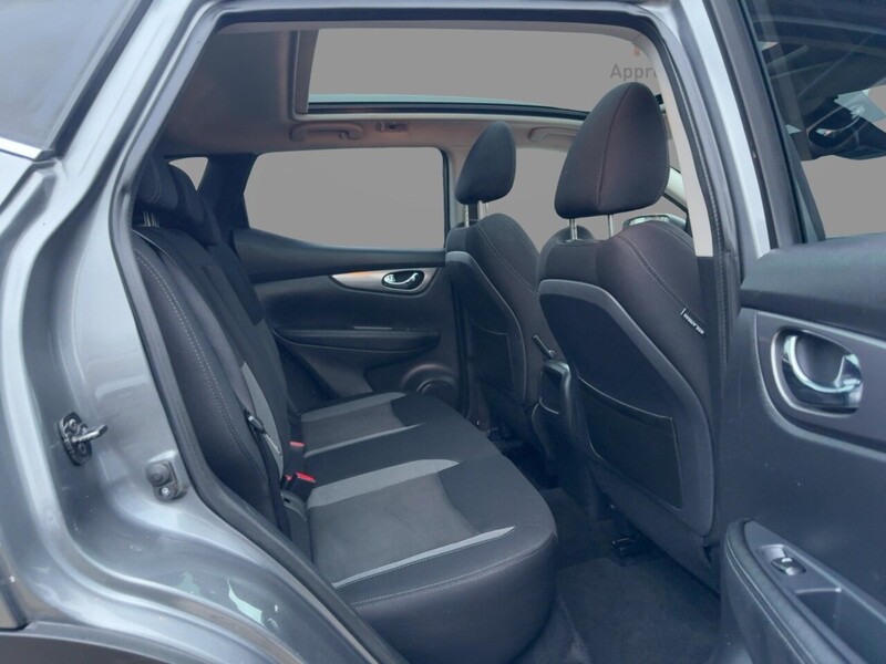 Nissan 1.3 DIG-T N-CONNECTA SUV 5DR PETROL MANUAL SATNAV BLUETOOTH DAB RADIO APPLE CARPLAY REAR CAMERA PARKING AIDS 41000 MILES FSH 6 SERVICES NO ULEZ CHARGE 72-74 Mitcham Road