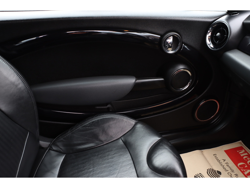 MINI 1.6 S CONVERTIBLE 6 SPEED PETROL MANUAL CHILI PACK FULL LEATHER HEATED SEATS BLUETOOTH CD PLAYER PARKING AIDS ONLY 65000 MILES SH NO ULEZ CHARGE 72-74 Mitcham Road