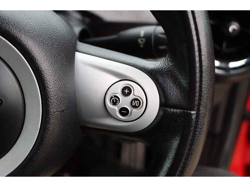 MINI 1.6 S CONVERTIBLE 6 SPEED PETROL MANUAL CHILI PACK FULL LEATHER HEATED SEATS BLUETOOTH CD PLAYER PARKING AIDS ONLY 65000 MILES SH NO ULEZ CHARGE 72-74 Mitcham Road