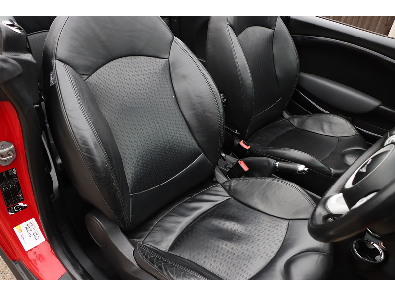 MINI 1.6 S CONVERTIBLE 6 SPEED PETROL MANUAL CHILI PACK FULL LEATHER HEATED SEATS BLUETOOTH CD PLAYER PARKING AIDS ONLY 65000 MILES SH NO ULEZ CHARGE 72-74 Mitcham Road