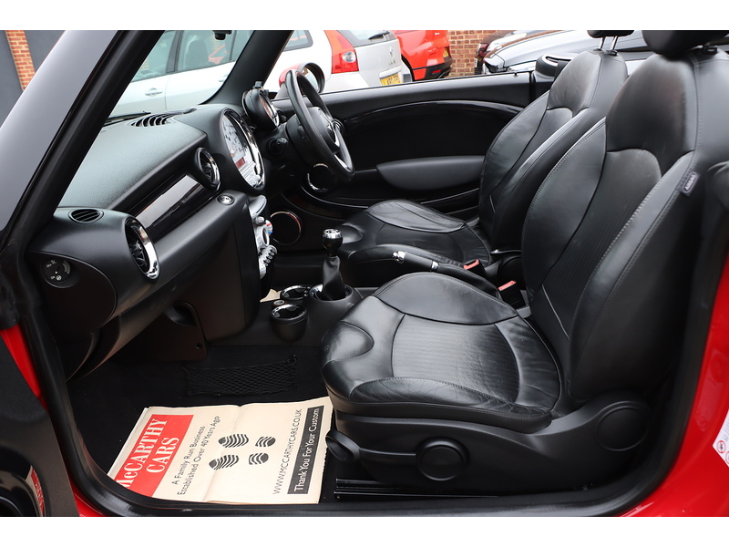 MINI 1.6 S CONVERTIBLE 6 SPEED PETROL MANUAL CHILI PACK FULL LEATHER HEATED SEATS BLUETOOTH CD PLAYER PARKING AIDS ONLY 65000 MILES SH NO ULEZ CHARGE 72-74 Mitcham Road