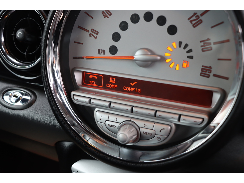 MINI 1.6 S CONVERTIBLE 6 SPEED PETROL MANUAL CHILI PACK FULL LEATHER HEATED SEATS BLUETOOTH CD PLAYER PARKING AIDS ONLY 65000 MILES SH NO ULEZ CHARGE 72-74 Mitcham Road