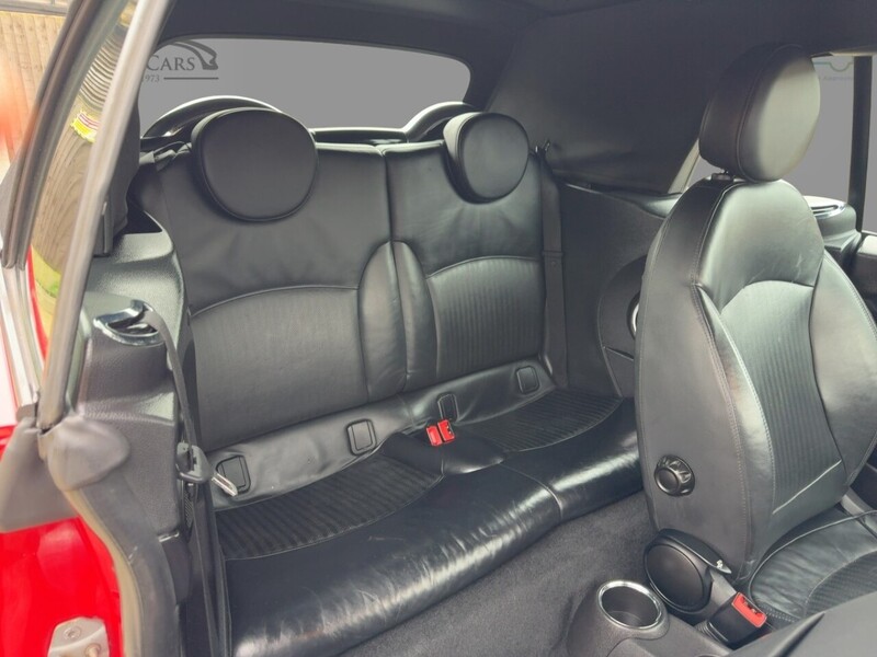 MINI 1.6 S CONVERTIBLE 6 SPEED PETROL MANUAL CHILI PACK FULL LEATHER HEATED SEATS BLUETOOTH CD PLAYER PARKING AIDS ONLY 65000 MILES SH NO ULEZ CHARGE 72-74 Mitcham Road