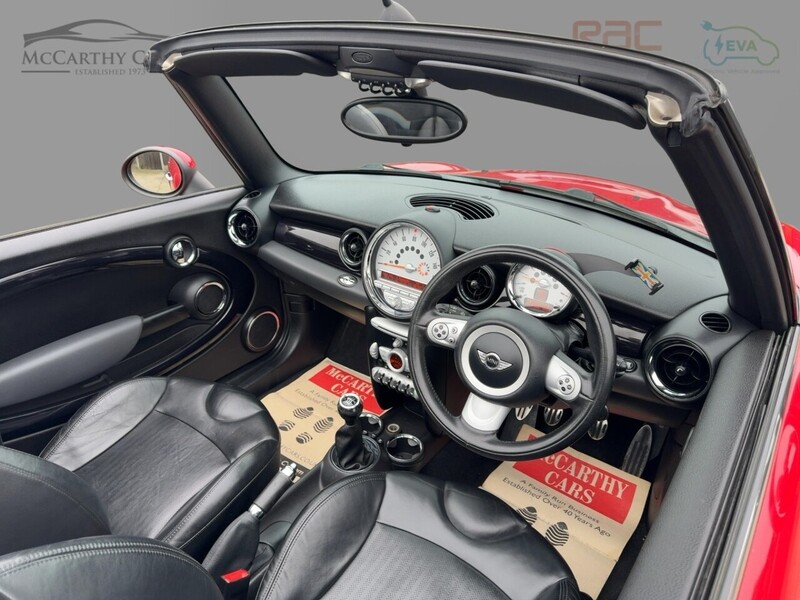 MINI 1.6 S CONVERTIBLE 6 SPEED PETROL MANUAL CHILI PACK FULL LEATHER HEATED SEATS BLUETOOTH CD PLAYER PARKING AIDS ONLY 65000 MILES SH NO ULEZ CHARGE 72-74 Mitcham Road
