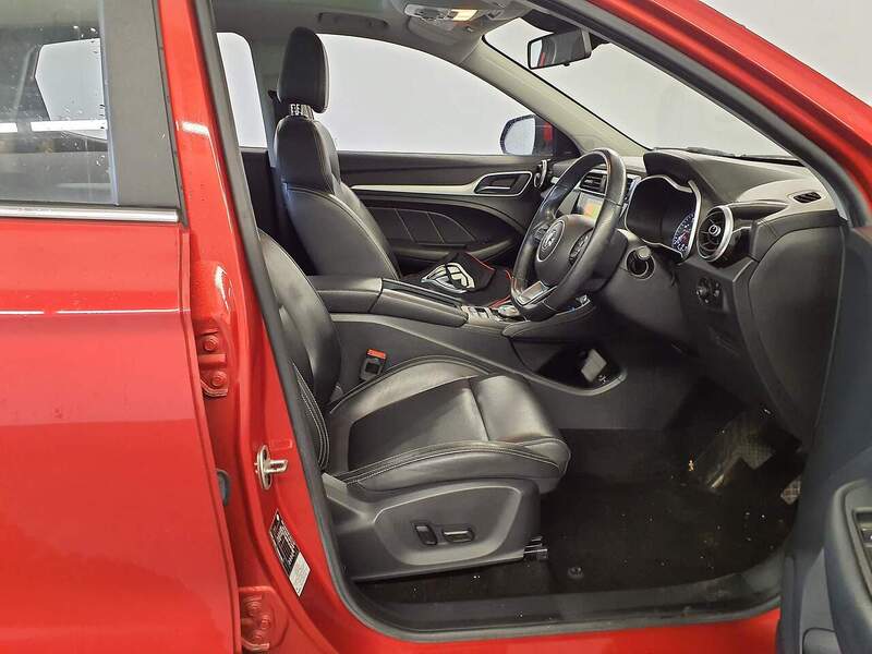 MG 44.5kWh Exclusive SUV 5dr Electric Auto (143 ps) 72-74 Mitcham Road