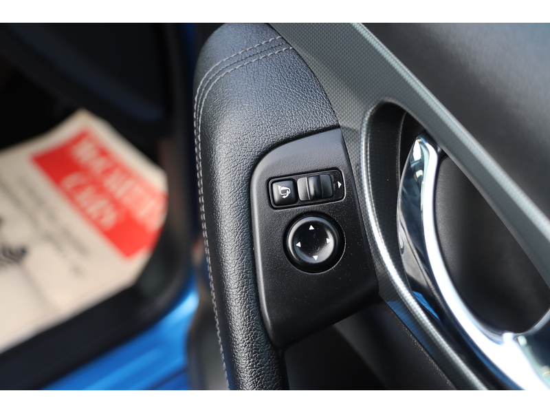 Nissan 1.3 DIG-T TEKNA SUV 5DR PETROL MANUAL PAN ROOF HEATED SEATS SAT NAV BLUETOOTH APPLE CARPLAY REAR & 360 CAMERA PARKING AIDS 57000 MILES FSH 6 SERVICES 72-74 Mitcham Road