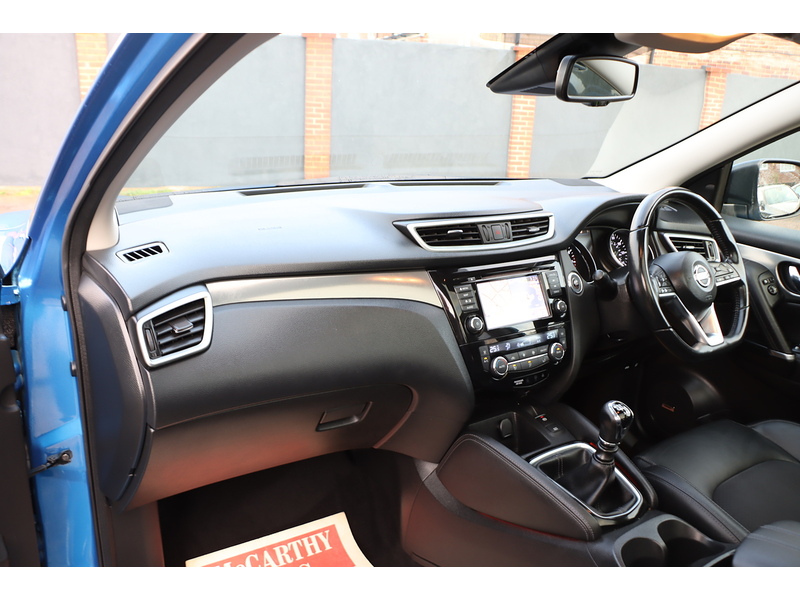 Nissan 1.3 DIG-T TEKNA SUV 5DR PETROL MANUAL PAN ROOF HEATED SEATS SAT NAV BLUETOOTH APPLE CARPLAY REAR & 360 CAMERA PARKING AIDS 57000 MILES FSH 6 SERVICES 72-74 Mitcham Road