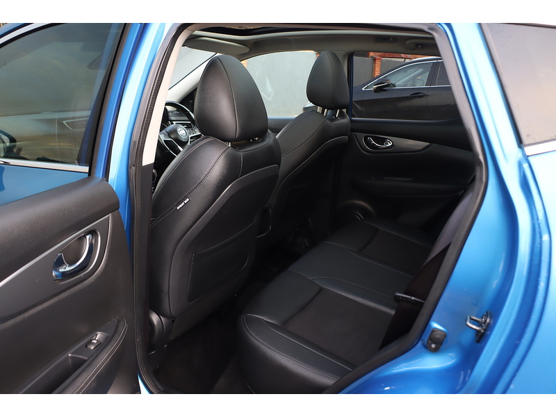 Nissan 1.3 DIG-T TEKNA SUV 5DR PETROL MANUAL PAN ROOF HEATED SEATS SAT NAV BLUETOOTH APPLE CARPLAY REAR & 360 CAMERA PARKING AIDS 57000 MILES FSH 6 SERVICES 72-74 Mitcham Road