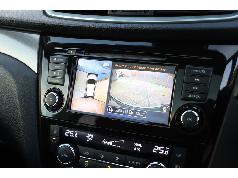 Nissan 1.3 DIG-T TEKNA SUV 5DR PETROL MANUAL PAN ROOF HEATED SEATS SAT NAV BLUETOOTH APPLE CARPLAY REAR & 360 CAMERA PARKING AIDS 57000 MILES FSH 6 SERVICES 72-74 Mitcham Road