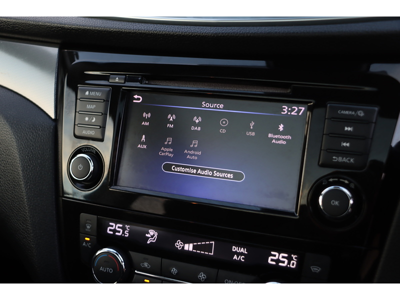 Nissan 1.3 DIG-T TEKNA SUV 5DR PETROL MANUAL PAN ROOF HEATED SEATS SAT NAV BLUETOOTH APPLE CARPLAY REAR & 360 CAMERA PARKING AIDS 57000 MILES FSH 6 SERVICES 72-74 Mitcham Road