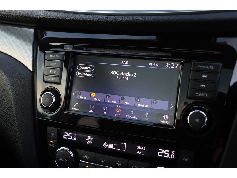 Nissan 1.3 DIG-T TEKNA SUV 5DR PETROL MANUAL PAN ROOF HEATED SEATS SAT NAV BLUETOOTH APPLE CARPLAY REAR & 360 CAMERA PARKING AIDS 57000 MILES FSH 6 SERVICES 72-74 Mitcham Road