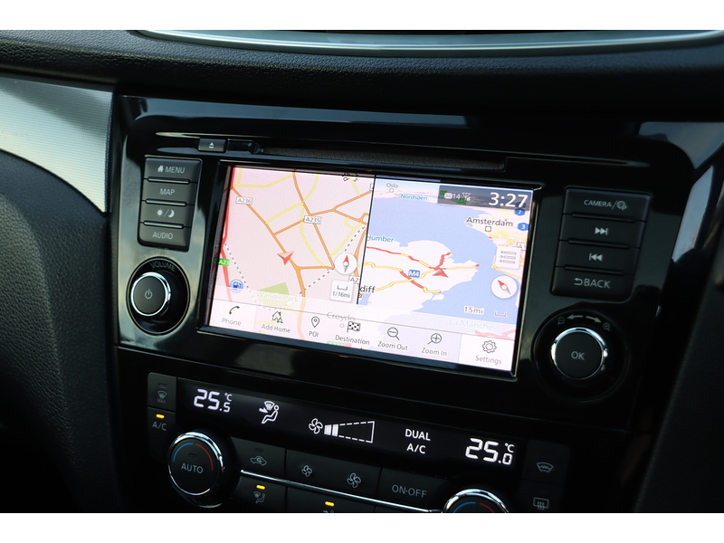 Nissan 1.3 DIG-T TEKNA SUV 5DR PETROL MANUAL PAN ROOF HEATED SEATS SAT NAV BLUETOOTH APPLE CARPLAY REAR & 360 CAMERA PARKING AIDS 57000 MILES FSH 6 SERVICES 72-74 Mitcham Road