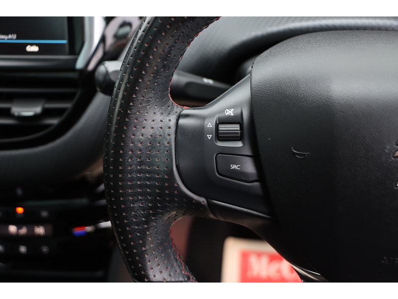 Peugeot 1.2 PURETECH GT LINE SUV 5DR PETROL EAT AUTO PAN ROOF SAT NAV BLUETOOTH DAB STEREO APPLE CARPLAY REAR CAM PARKING AIDS ONLY 36000 MILES FSH 6 SERVICES 72-74 Mitcham Road