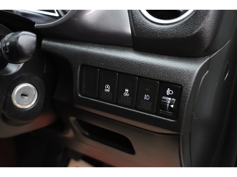 Suzuki 1.0 BOOSTERJET SZ4 SUV 5DR PETROL MANUAL BLUETOOTH CD PLAYER STEREO USB INPUT JUST 2 OWNERS SAME OWNER FOR 4 YEARS ONLY 53000 MILES SH NO ULEZ CHARGE 72-74 Mitcham Road