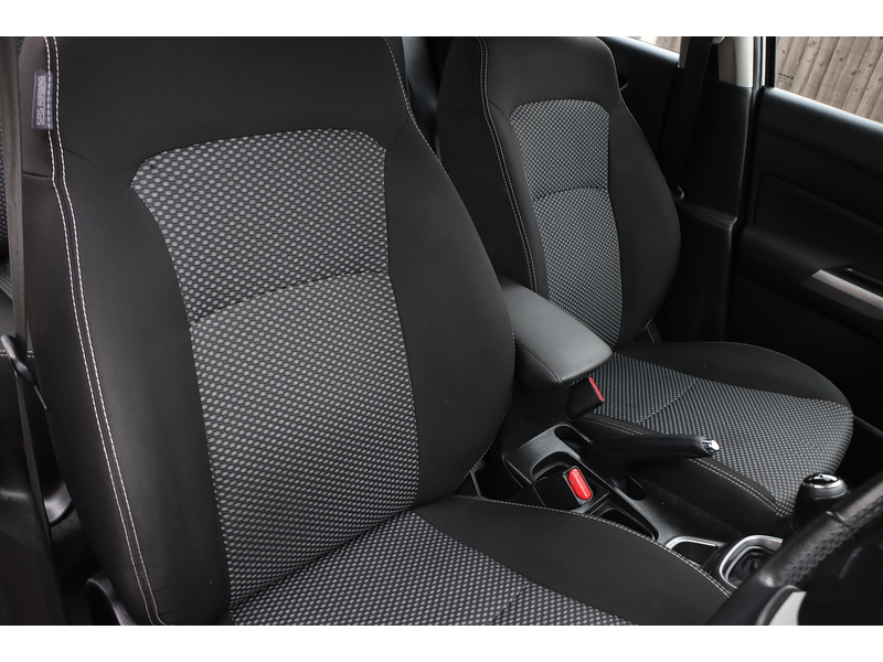 Suzuki 1.0 BOOSTERJET SZ4 SUV 5DR PETROL MANUAL BLUETOOTH CD PLAYER STEREO USB INPUT JUST 2 OWNERS SAME OWNER FOR 4 YEARS ONLY 53000 MILES SH NO ULEZ CHARGE 72-74 Mitcham Road