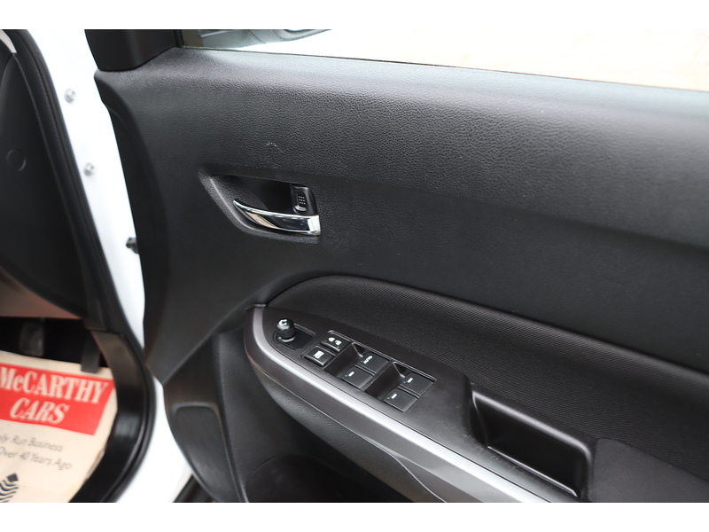 Suzuki 1.0 BOOSTERJET SZ4 SUV 5DR PETROL MANUAL BLUETOOTH CD PLAYER STEREO USB INPUT JUST 2 OWNERS SAME OWNER FOR 4 YEARS ONLY 53000 MILES SH NO ULEZ CHARGE 72-74 Mitcham Road