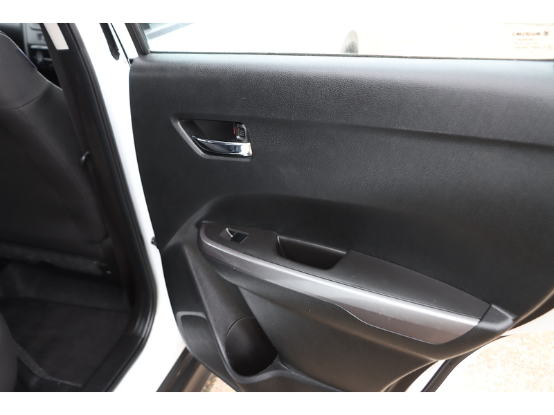 Suzuki 1.0 BOOSTERJET SZ4 SUV 5DR PETROL MANUAL BLUETOOTH CD PLAYER STEREO USB INPUT JUST 2 OWNERS SAME OWNER FOR 4 YEARS ONLY 53000 MILES SH NO ULEZ CHARGE 72-74 Mitcham Road