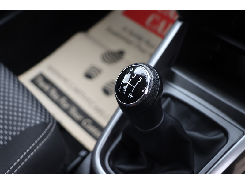 Suzuki 1.0 BOOSTERJET SZ4 SUV 5DR PETROL MANUAL BLUETOOTH CD PLAYER STEREO USB INPUT JUST 2 OWNERS SAME OWNER FOR 4 YEARS ONLY 53000 MILES SH NO ULEZ CHARGE 72-74 Mitcham Road