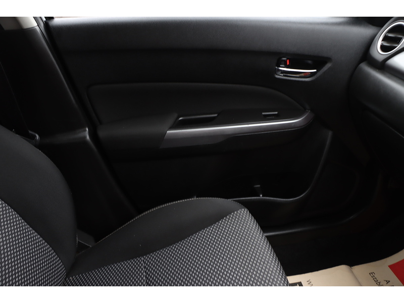 Suzuki 1.0 BOOSTERJET SZ4 SUV 5DR PETROL MANUAL BLUETOOTH CD PLAYER STEREO USB INPUT JUST 2 OWNERS SAME OWNER FOR 4 YEARS ONLY 53000 MILES SH NO ULEZ CHARGE 72-74 Mitcham Road