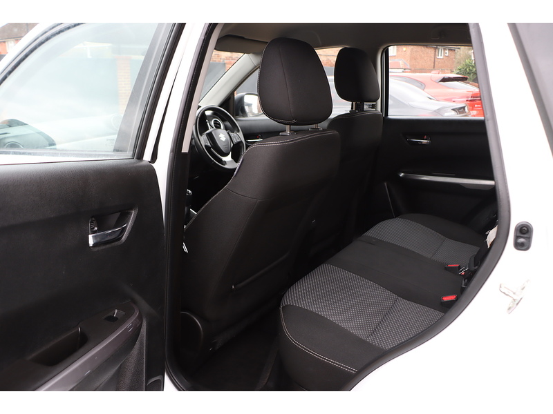 Suzuki 1.0 BOOSTERJET SZ4 SUV 5DR PETROL MANUAL BLUETOOTH CD PLAYER STEREO USB INPUT JUST 2 OWNERS SAME OWNER FOR 4 YEARS ONLY 53000 MILES SH NO ULEZ CHARGE 72-74 Mitcham Road