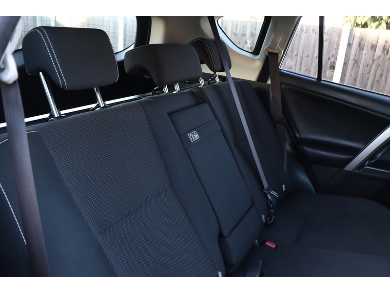 Toyota 2.5 VVT-H BUSINESS EDITION PLUS SUV 5DR PETROL HYBRID CVT AUTO SATNAV BLUETOOTH STEREO REAR CAMERA PARKING AIDS 74000 MILES FSH 10 SERVICES £35 TO TAX 72-74 Mitcham Road