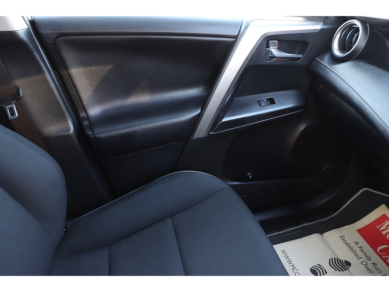 Toyota 2.5 VVT-H BUSINESS EDITION PLUS SUV 5DR PETROL HYBRID CVT AUTO SATNAV BLUETOOTH STEREO REAR CAMERA PARKING AIDS 74000 MILES FSH 10 SERVICES £35 TO TAX 72-74 Mitcham Road