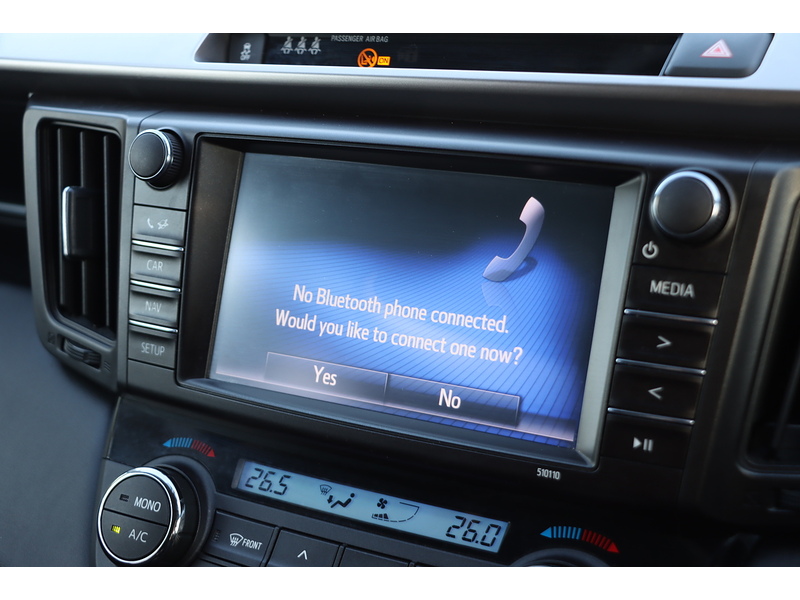 Toyota 2.5 VVT-H BUSINESS EDITION PLUS SUV 5DR PETROL HYBRID CVT AUTO SATNAV BLUETOOTH STEREO REAR CAMERA PARKING AIDS 74000 MILES FSH 10 SERVICES £35 TO TAX 72-74 Mitcham Road