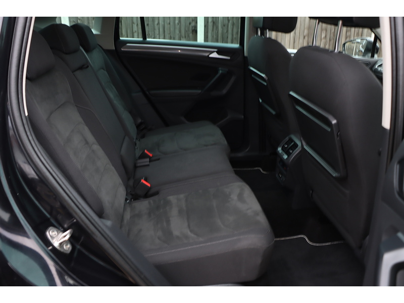 Volkswagen 2.0 TSI SEL SUV 5DR PETROL DSG 4MOTION AUTO SUNROOF HEATED SEATS SAT NAV BLUETOOTH DAB STEREO PARKING AIDS 2 OWNERS 34000 MILES FSH NO ULEZ CHARGE 72-74 Mitcham Road