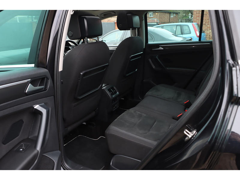 Volkswagen 2.0 TSI SEL SUV 5DR PETROL DSG 4MOTION AUTO SUNROOF HEATED SEATS SAT NAV BLUETOOTH DAB STEREO PARKING AIDS 2 OWNERS 34000 MILES FSH NO ULEZ CHARGE 72-74 Mitcham Road