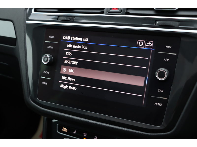 Volkswagen 2.0 TSI SEL SUV 5DR PETROL DSG 4MOTION AUTO SUNROOF HEATED SEATS SAT NAV BLUETOOTH DAB STEREO PARKING AIDS 2 OWNERS 34000 MILES FSH NO ULEZ CHARGE 72-74 Mitcham Road