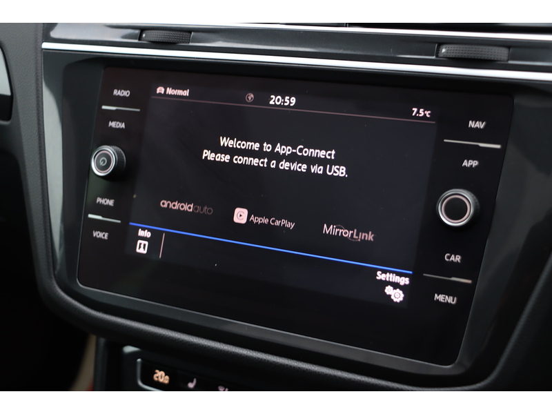 Volkswagen 2.0 TSI SEL SUV 5DR PETROL DSG 4MOTION AUTO SUNROOF HEATED SEATS SAT NAV BLUETOOTH DAB STEREO PARKING AIDS 2 OWNERS 34000 MILES FSH NO ULEZ CHARGE 72-74 Mitcham Road