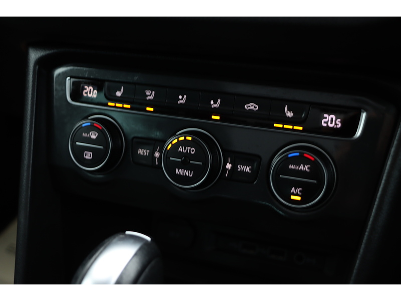 Volkswagen 2.0 TSI SEL SUV 5DR PETROL DSG 4MOTION AUTO SUNROOF HEATED SEATS SAT NAV BLUETOOTH DAB STEREO PARKING AIDS 2 OWNERS 34000 MILES FSH NO ULEZ CHARGE 72-74 Mitcham Road