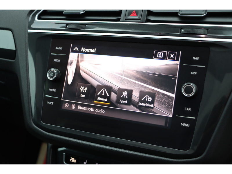 Volkswagen 2.0 TSI SEL SUV 5DR PETROL DSG 4MOTION AUTO SUNROOF HEATED SEATS SAT NAV BLUETOOTH DAB STEREO PARKING AIDS 2 OWNERS 34000 MILES FSH NO ULEZ CHARGE 72-74 Mitcham Road