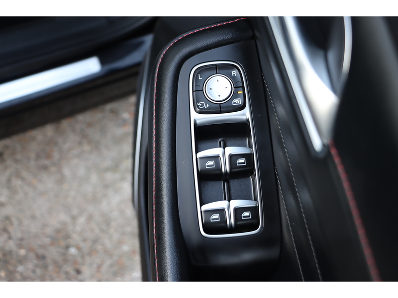 MG 1.5 T-GDI EXCLUSIVE SUV 5DR PETROL DCT AUTO SUNROOF HEATED SEATS SAT NAV BLUETOOTH APPLE CARPLAY REAR CAMERA PARKING AIDS JUST 1 OWNER 61000 MILES SH 72-74 Mitcham Road