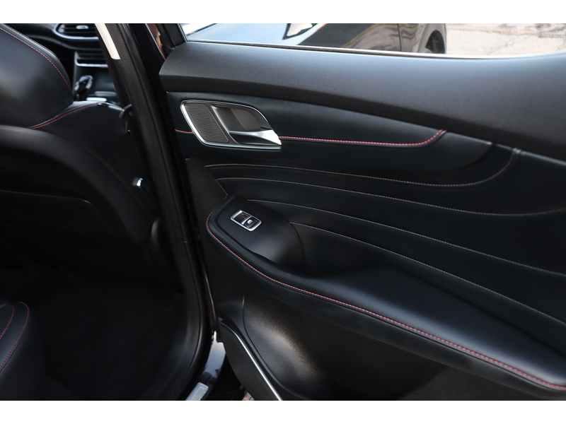 MG 1.5 T-GDI EXCLUSIVE SUV 5DR PETROL DCT AUTO SUNROOF HEATED SEATS SAT NAV BLUETOOTH APPLE CARPLAY REAR CAMERA PARKING AIDS JUST 1 OWNER 61000 MILES SH 72-74 Mitcham Road