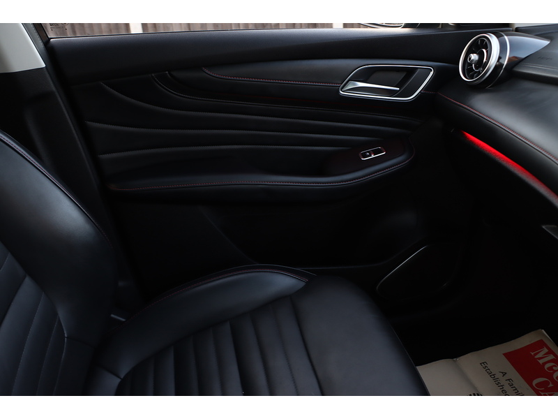 MG 1.5 T-GDI EXCLUSIVE SUV 5DR PETROL DCT AUTO SUNROOF HEATED SEATS SAT NAV BLUETOOTH APPLE CARPLAY REAR CAMERA PARKING AIDS JUST 1 OWNER 61000 MILES SH 72-74 Mitcham Road