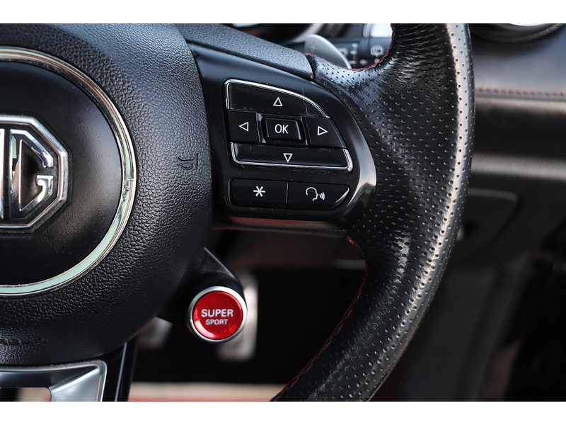 MG 1.5 T-GDI EXCLUSIVE SUV 5DR PETROL DCT AUTO SUNROOF HEATED SEATS SAT NAV BLUETOOTH APPLE CARPLAY REAR CAMERA PARKING AIDS JUST 1 OWNER 61000 MILES SH 72-74 Mitcham Road