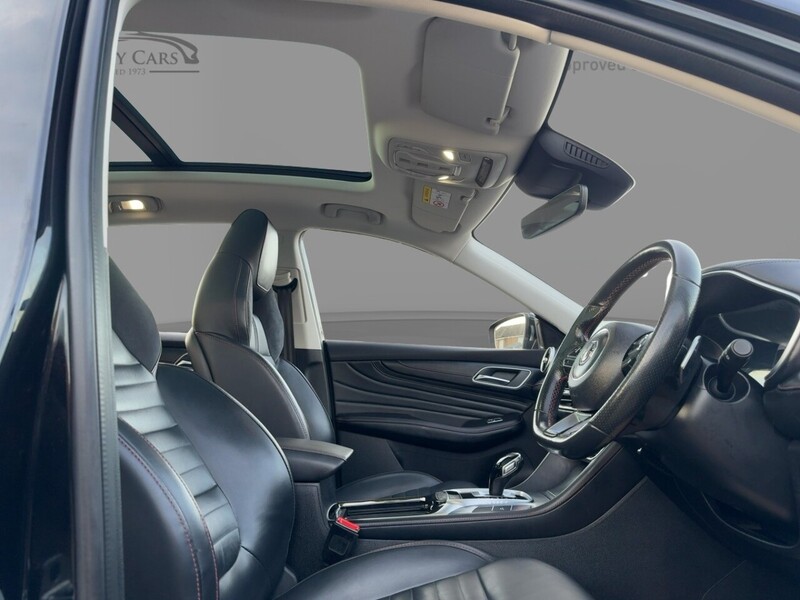 MG 1.5 T-GDI EXCLUSIVE SUV 5DR PETROL DCT AUTO SUNROOF HEATED SEATS SAT NAV BLUETOOTH APPLE CARPLAY REAR CAMERA PARKING AIDS JUST 1 OWNER 61000 MILES SH 72-74 Mitcham Road