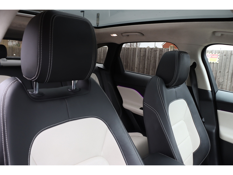 Jaguar 2.0 P300 R-SPORT SUV 5DR PETROL AWD AUTO PAN ROOF HEATED SEATS SAT NAV BLUETOOTH APPLE CARPLAY REAR & 360 CAMERA PARKING AIDS 2 OWNERS 34000 MILES FSH 72-74 Mitcham Road