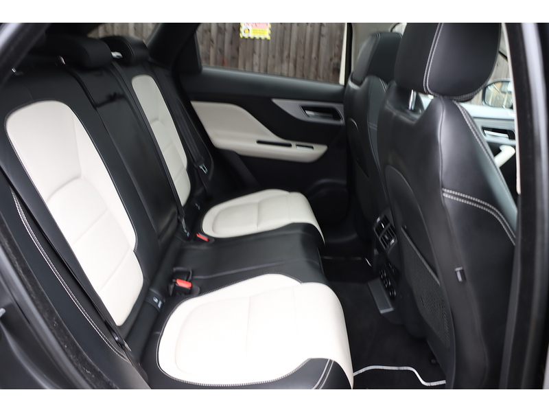 Jaguar 2.0 P300 R-SPORT SUV 5DR PETROL AWD AUTO PAN ROOF HEATED SEATS SAT NAV BLUETOOTH APPLE CARPLAY REAR & 360 CAMERA PARKING AIDS 2 OWNERS 34000 MILES FSH 72-74 Mitcham Road