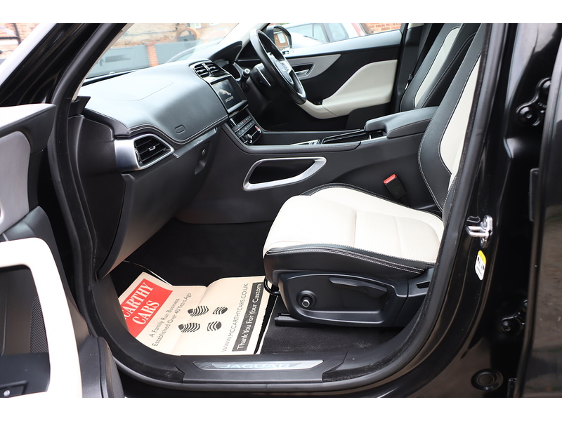 Jaguar 2.0 P300 R-SPORT SUV 5DR PETROL AWD AUTO PAN ROOF HEATED SEATS SAT NAV BLUETOOTH APPLE CARPLAY REAR & 360 CAMERA PARKING AIDS 2 OWNERS 34000 MILES FSH 72-74 Mitcham Road